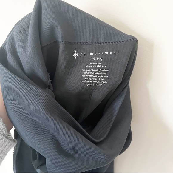 Free People Movement 7/8 Seamless Contour Side Cut Out Spandex Leggings Grey M/L - Picture 8 of 12